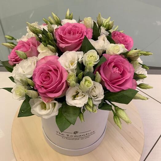 Букет цветов "Шляпная коробка Жаклин" Букет цветов "Шляпная коробка Жаклин"